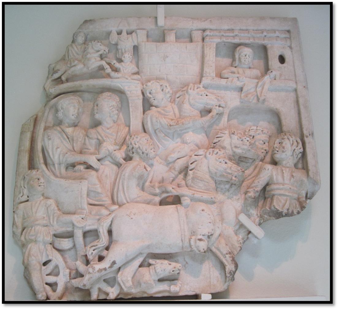 Relief de deux femmes aristocratiques arrivant à une ville fortifiée (vers 300)/marbre, Stockholm, National Museum, Sk 155.