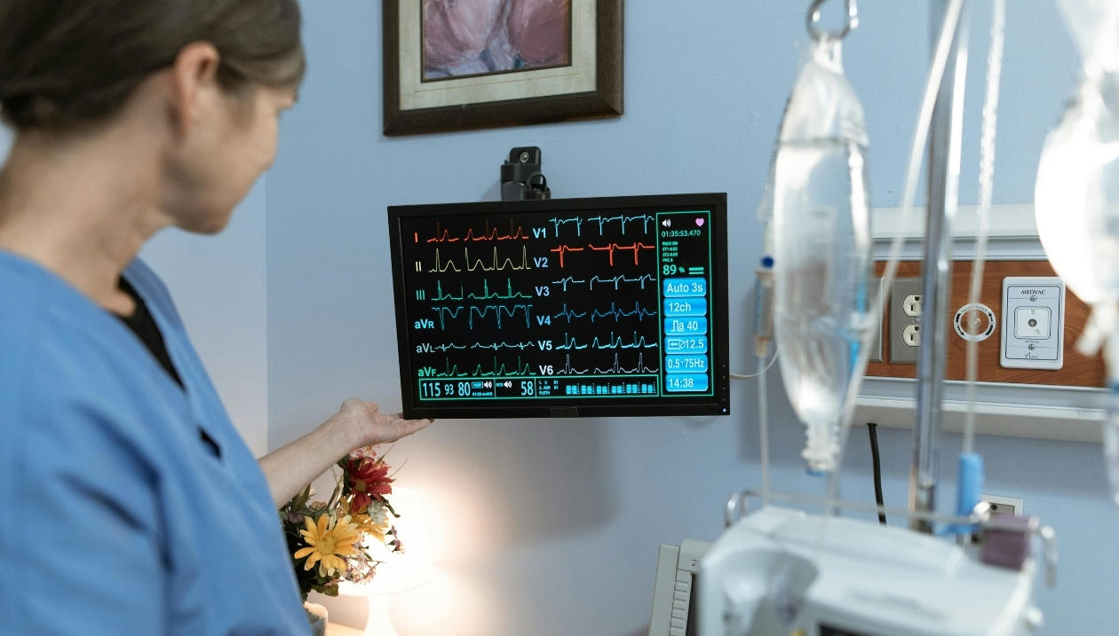 A heart monitor in a hospital setting.